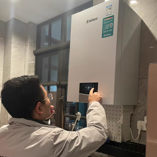 专业维修燃气壁挂炉热水器